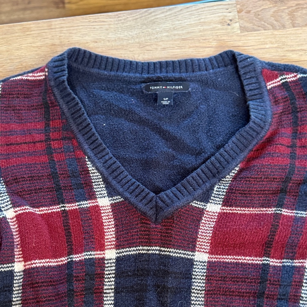 Tommy Hilfiger Men's V-Neck Sweater - Red and Navy Plaid